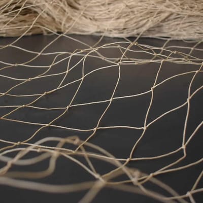 Plasă anti porumbei bej (nisip) 50 mm – HDPE 600 (UTS 396 kg/m²)